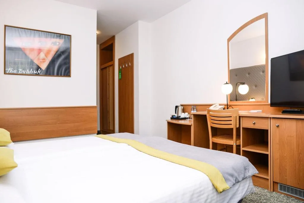 Room, Dwor w Tomaszowicach, Krakow