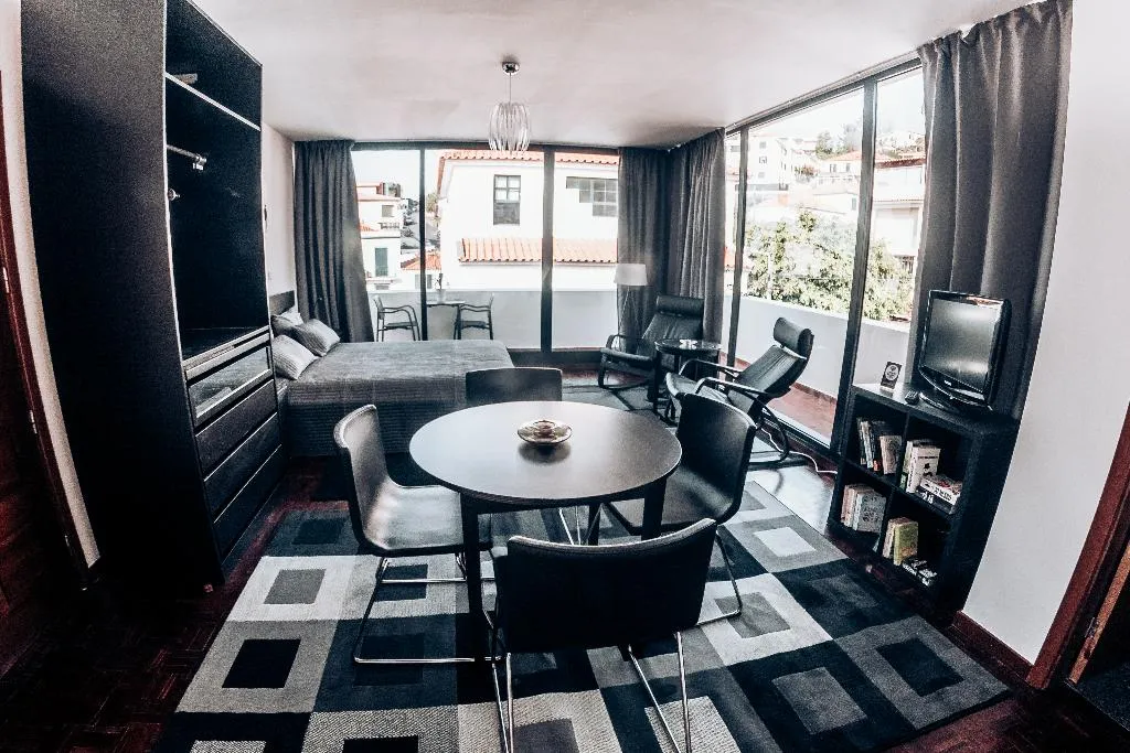 STUDIO SEA VIEW Room, Arts In Apartments Pina, Madeira