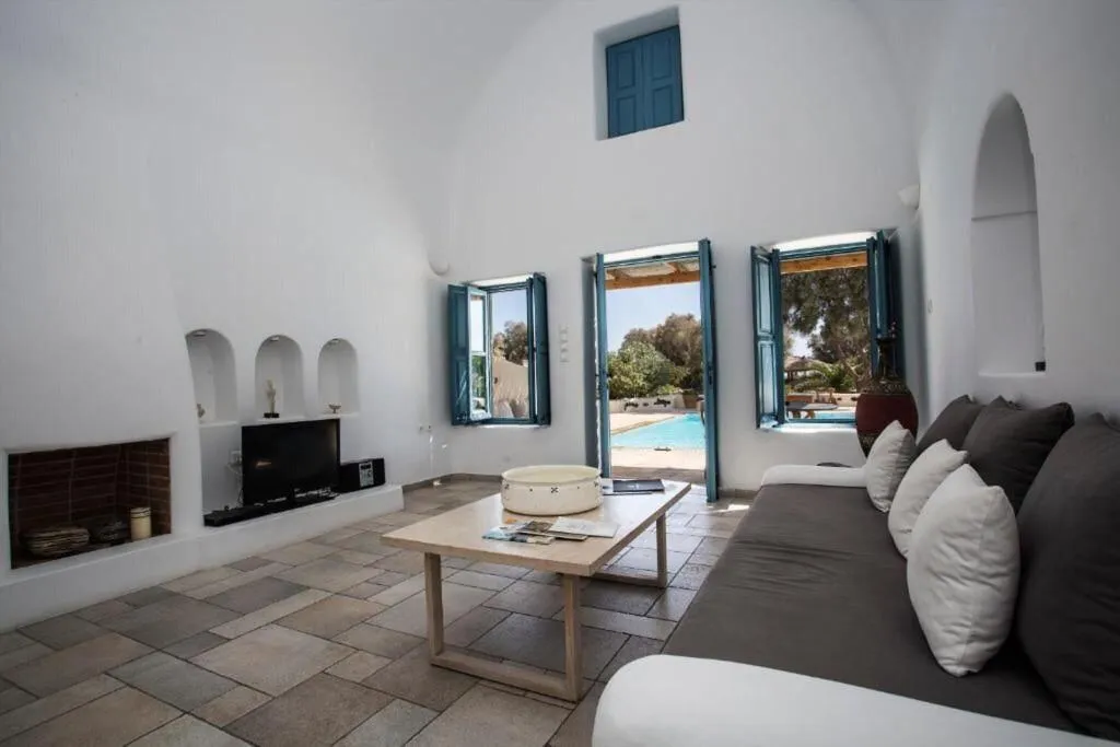 Room, Black Rose Suites, Santorini