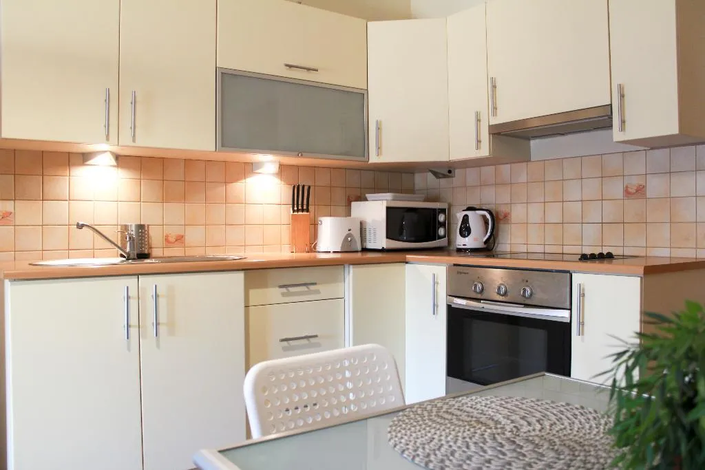 APARTMENT CAPACITY 8 THREE BEDROOMS Room, Old Town Apartments Slawkowska, Krakow