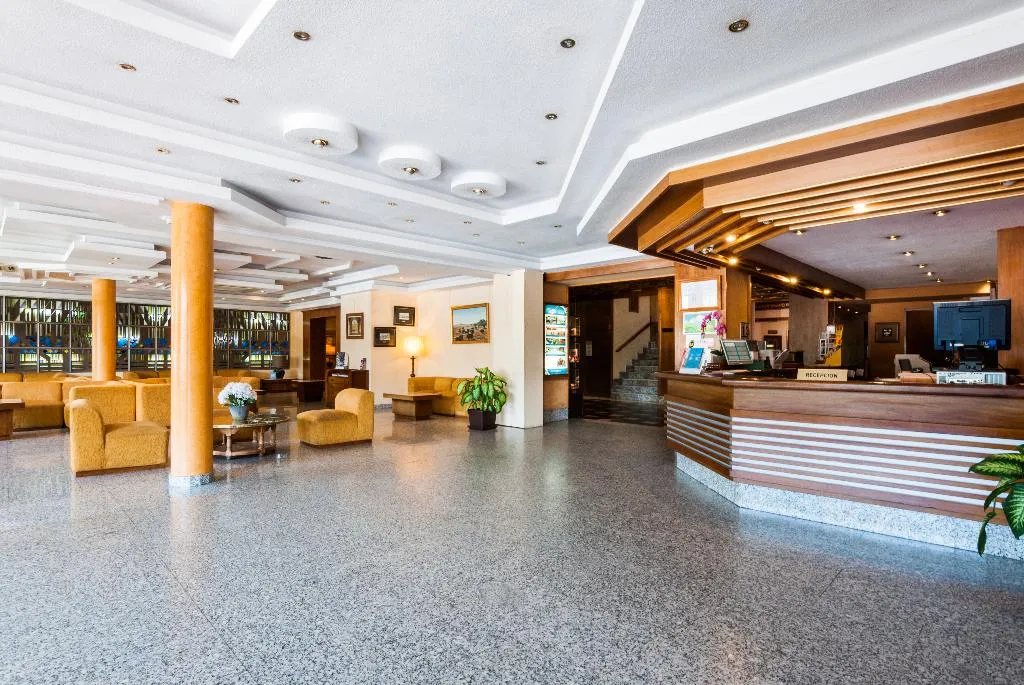 Lobby, Camping Regio, Madrid