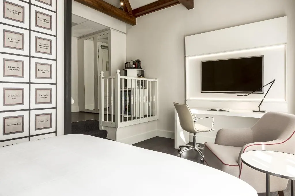 Room, NH Collection Amsterdam Barbizon Palace, Amsterdam