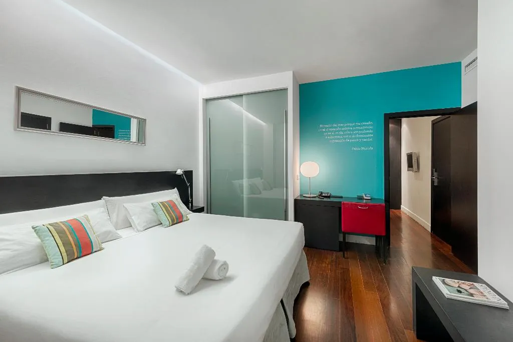 JUNIOR SUITE CAPACITY 1 Room, Hotel Atarazanas, Valencia