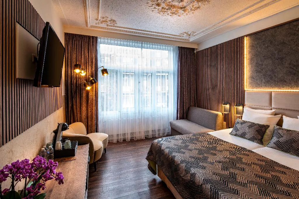TRIPLE STANDARD Room, Hotel Jupiter, Amsterdam
