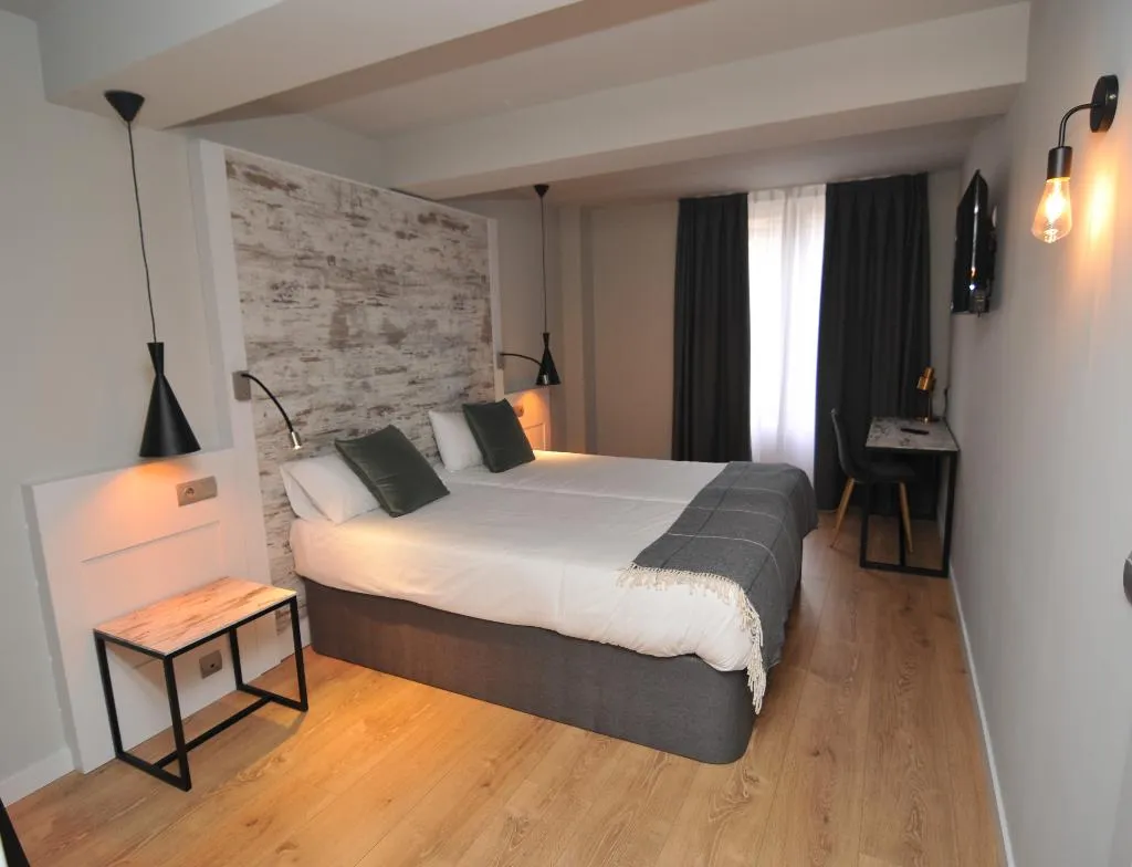 DOUBLE STANDARD Room, Cims de Camprodon, Barcelona