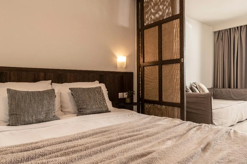 SUITE ONE BEDROOM ONE BATHROOM Room, Planos Deluxe, Zante