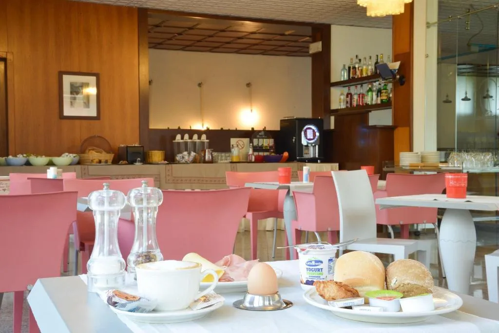 Restaurant, Hotel Venezia, Milan