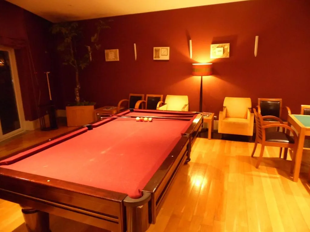 Sports and Entertainment, Lusitânia, Porto