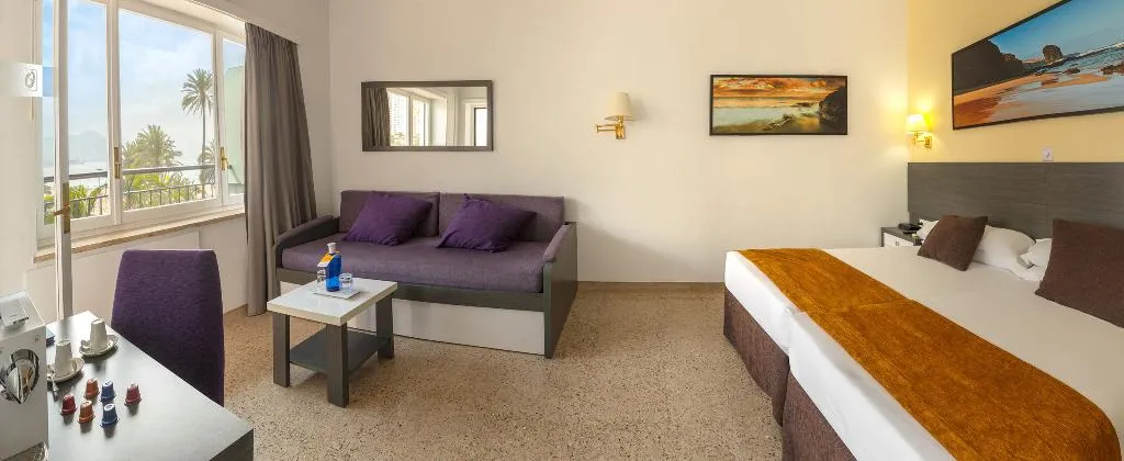 QUADRUPLE SEA VIEW Room, Gran Hotel Delfin, Costa Blanca