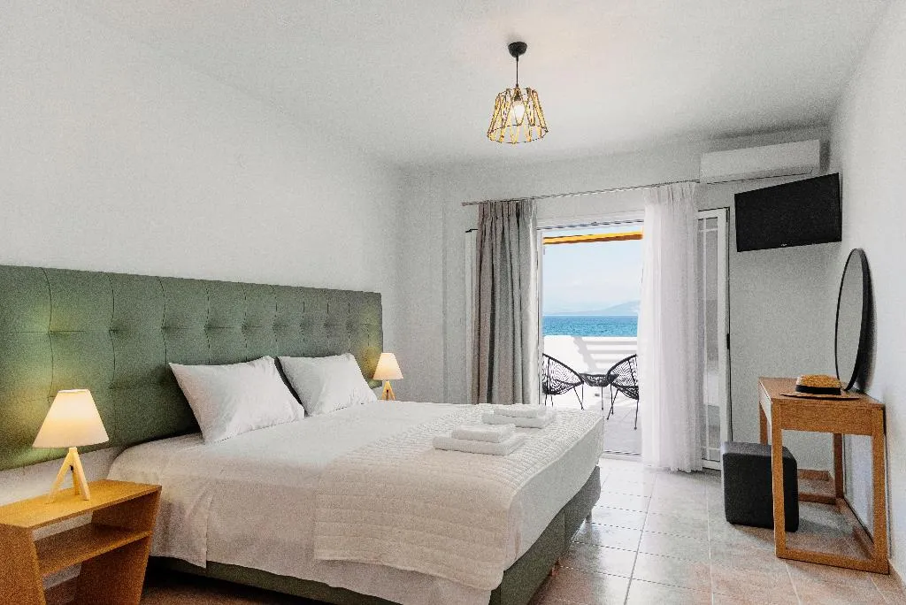 SUITE DELUXE ONE BED Room, La Playa Grande, Corfu