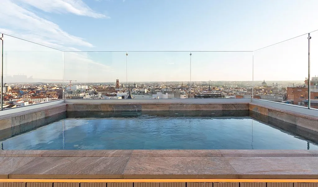 Pool, Pestana CR7 Gran Via, Madrid