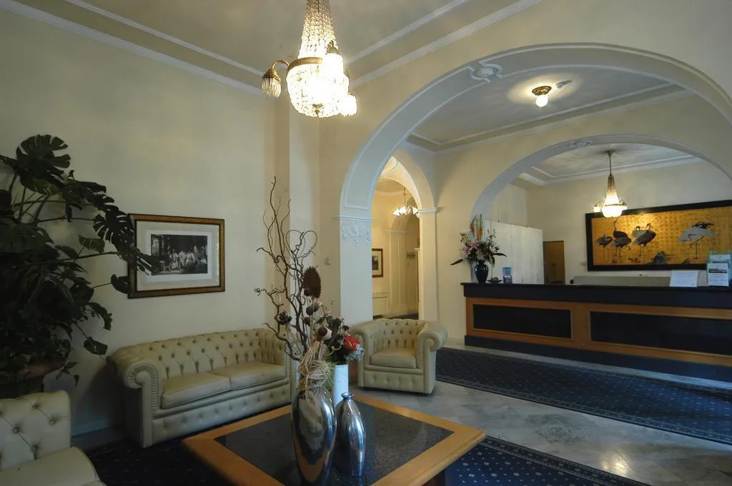 General view, Grand Hotel Menaggio, Milan