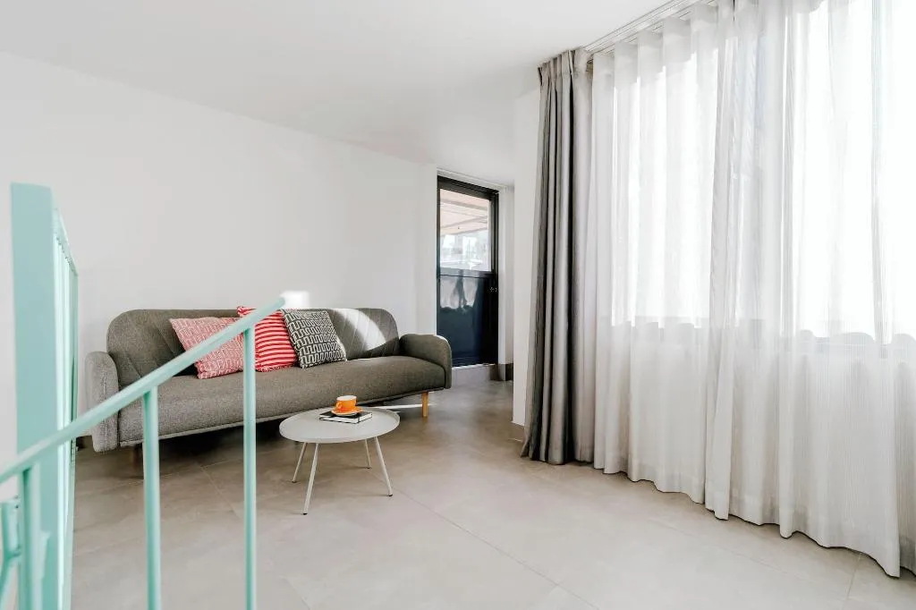 Room, Next Door Athens, Athens
