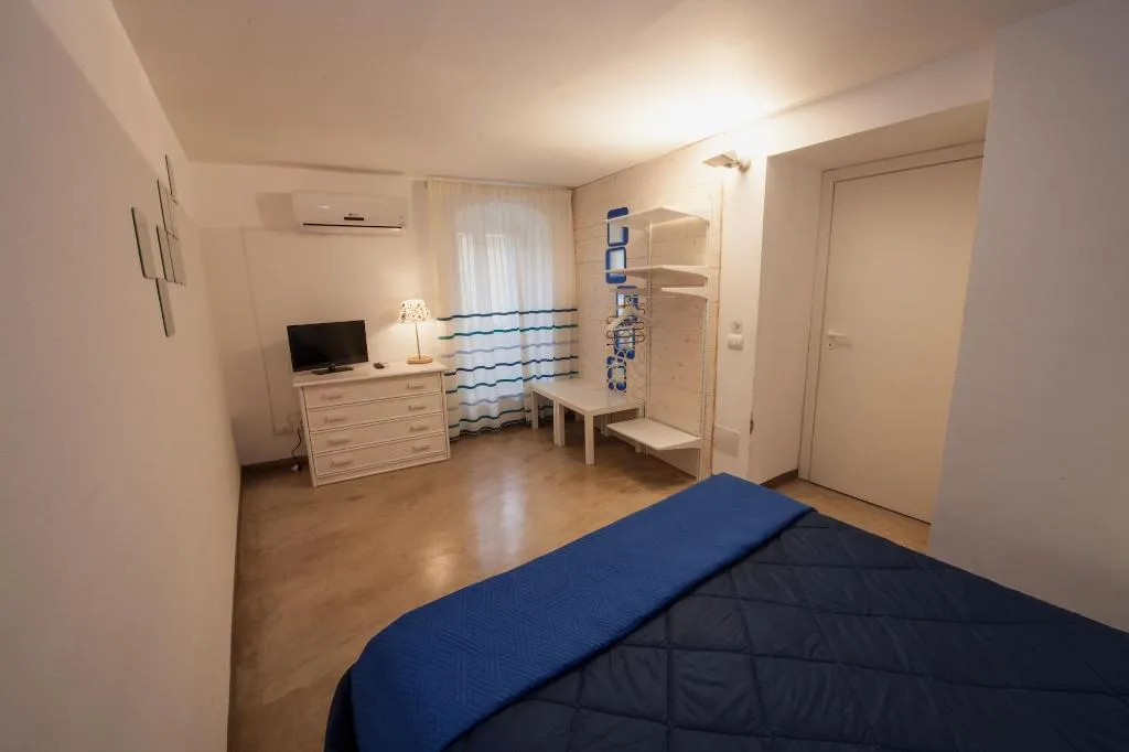 Room, Garibaldi 61, Catania