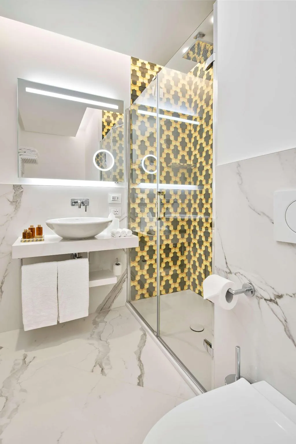 Room, de Bonart Naples-Curio Collection by Hilton, Naples