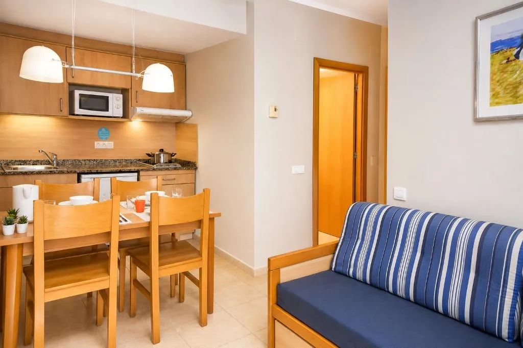 APARTMENT TWO BEDROOMS Room, SunClub Salou, Costa Dorada
