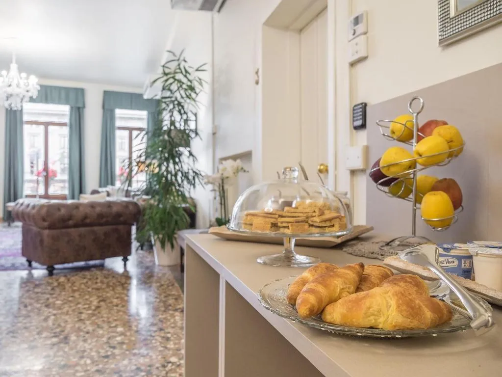 Restaurant, Grand Canal Suites, Venice