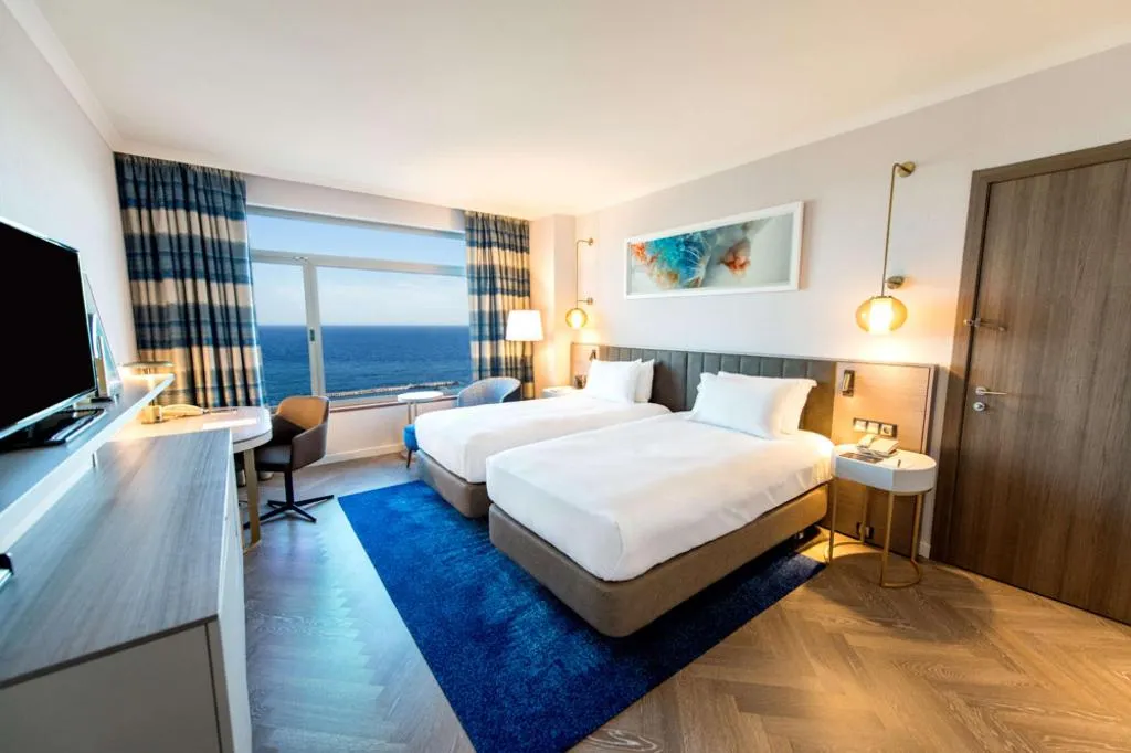 TWIN EXECUTIVE SEA VIEW Room, Hilton Diagonal Mar Barcelona, Barcelona