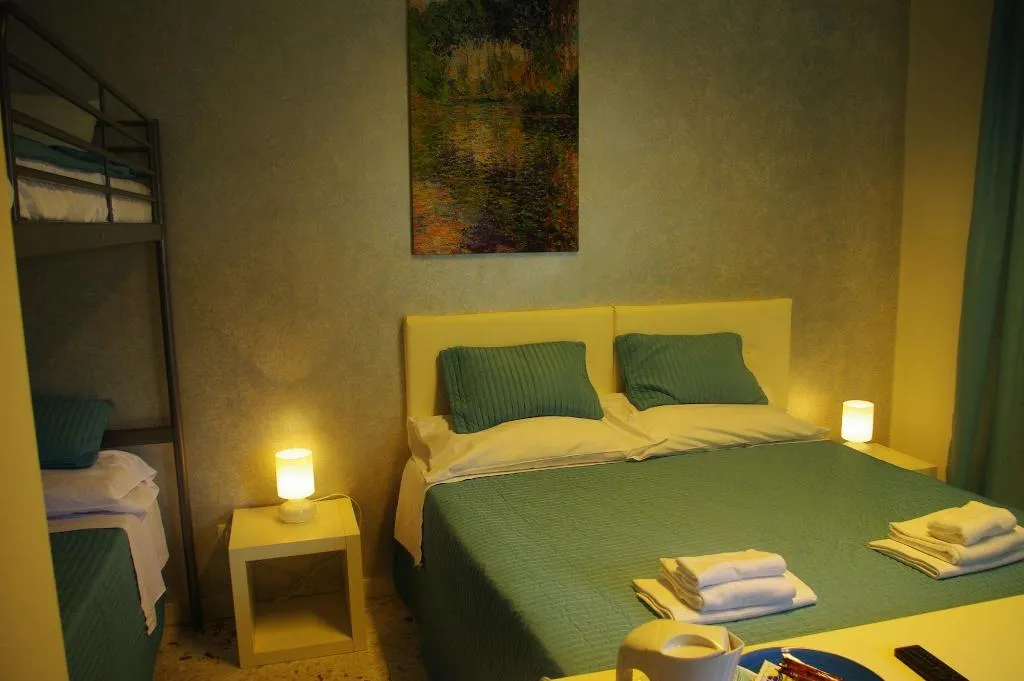 Room, Appia Avenue 639, Naples