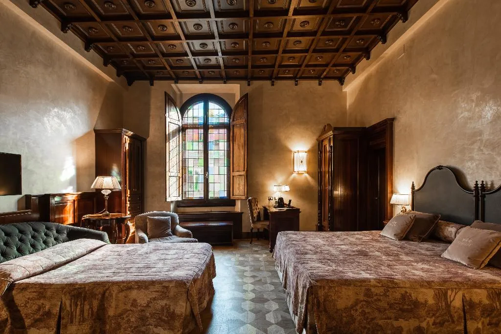 FAMILY ROOM EXECUTIVE Room, Grand Hotel Baglioni, Florence