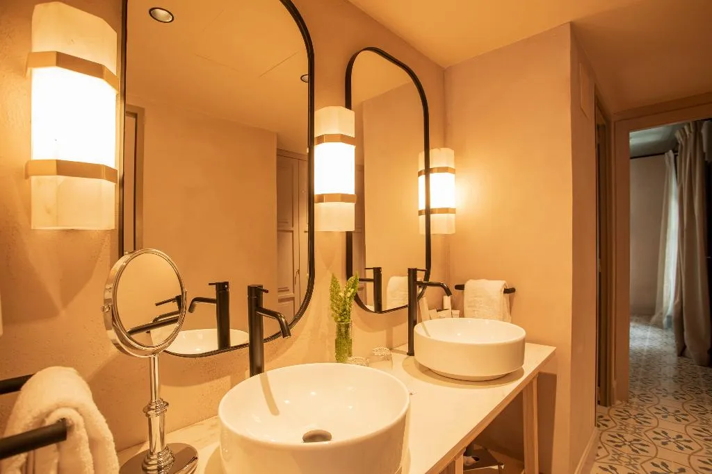 SUITE STANDARD Room, Hospes Las Casas del Rey de Baeza,, Seville