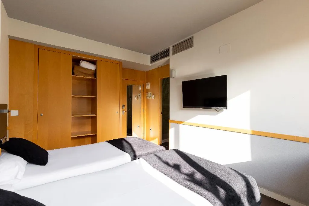 DOUBLE SINGLE USE WITH TERRACE Room, Onix Liceo, Barcelona