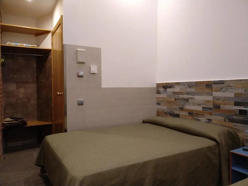 Room, Pensión Miami, Barcelona
