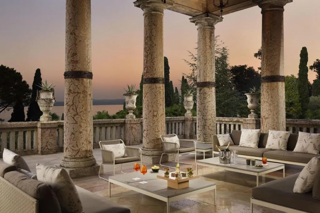 Lobby, Villa Cortine Palace Hotel, Milan