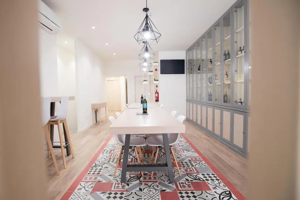 Sports and Entertainment, Almada Wine House, Porto