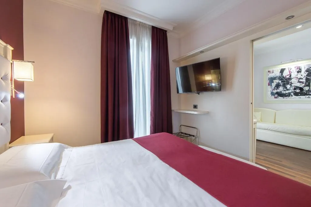 QUADRUPLE SUPERIOR Room, Trilussa Palace Congress & Spa, Rome