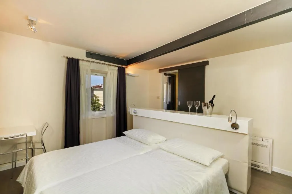 Double or Twin SUPERIOR CITY VIEW Room, La Porta Luxury Rooms, Split