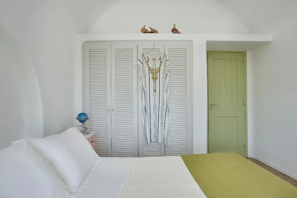 VILLA TWO BEDROOMS WITH PRIVATE POOL Room, Villa Agrikoia, Santorini