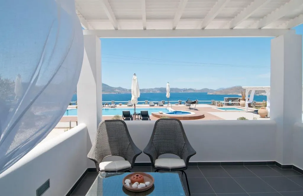 Room, Miland Suites, Santorini