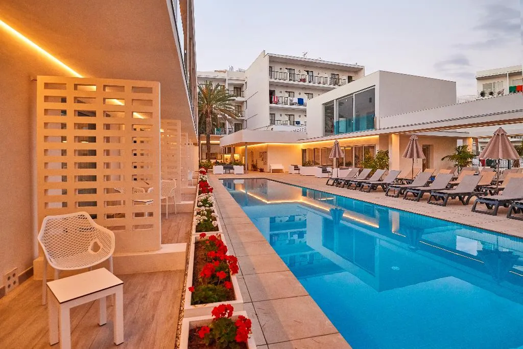 Pool, More, Majorca