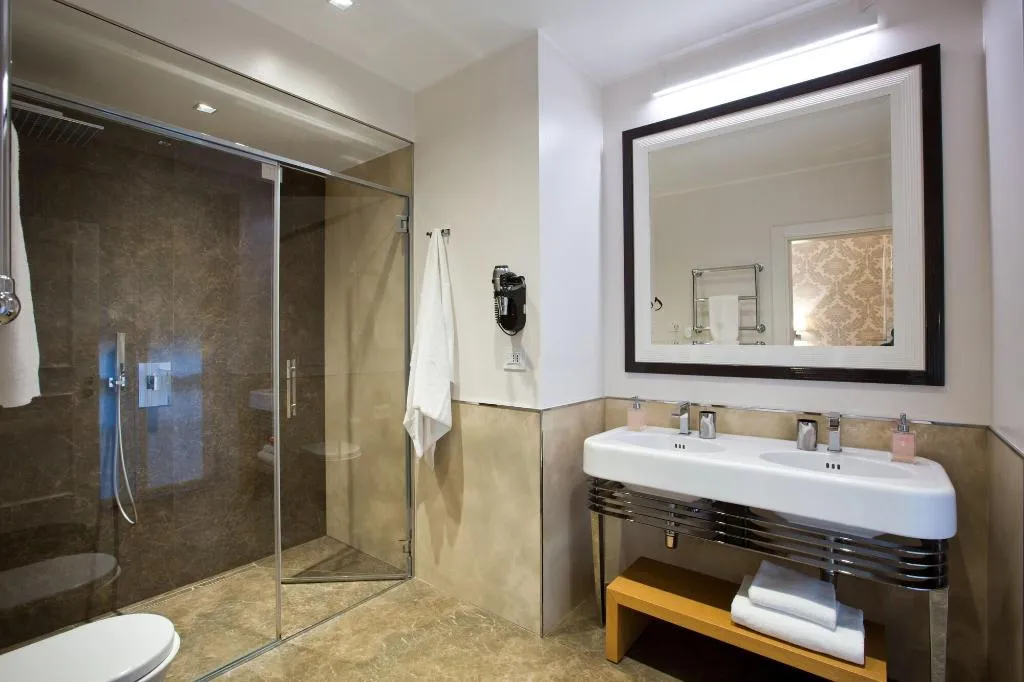 Room, Luxury Duomo Rooms, Milan