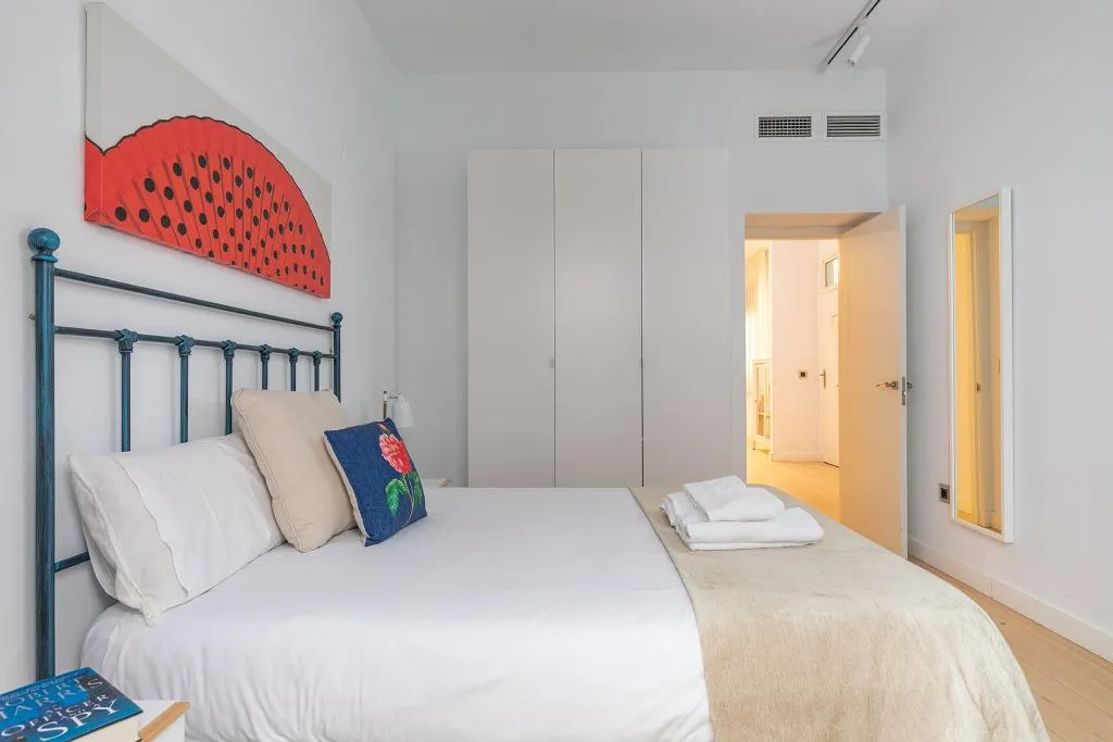 APARTMENT TWO BEDROOMS Room, Holiday Rentals Tempa Museo, Seville