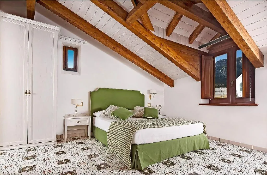 Room, Villa Maria, Naples