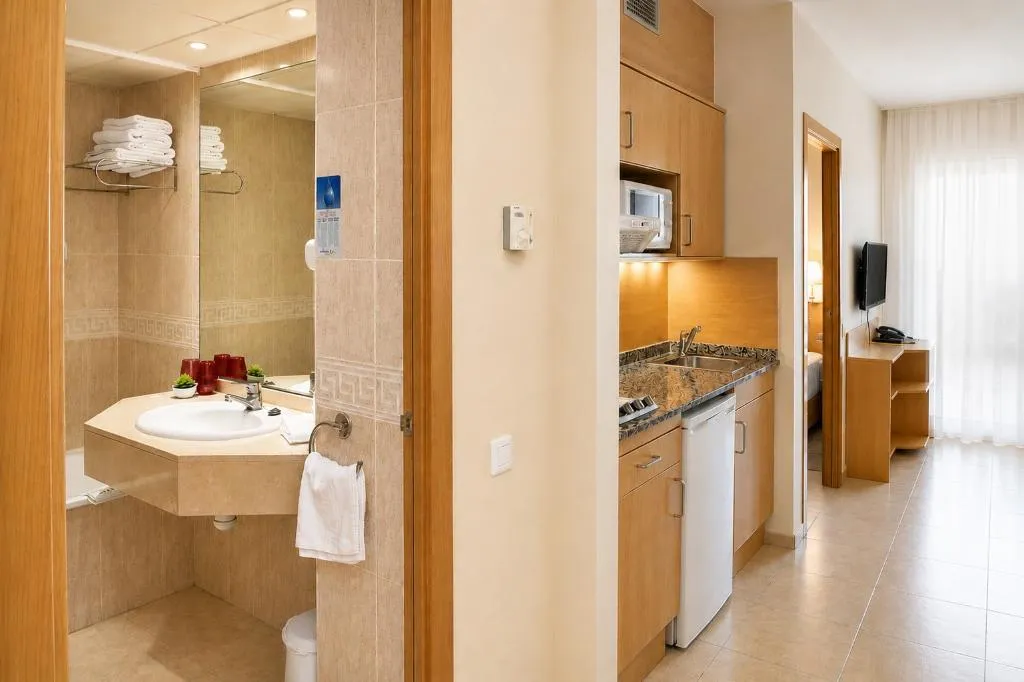 APARTMENT ONE BEDROOM Room, SunClub Salou, Costa Dorada