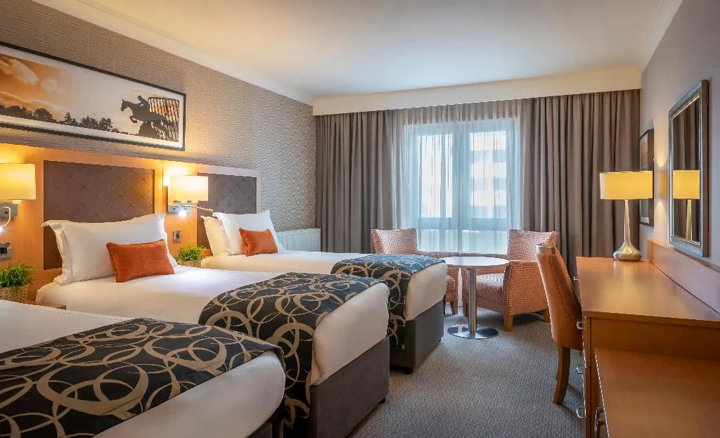 TRIPLE DELUXE Room, Clayton Hotel Leopardstown, Dublin