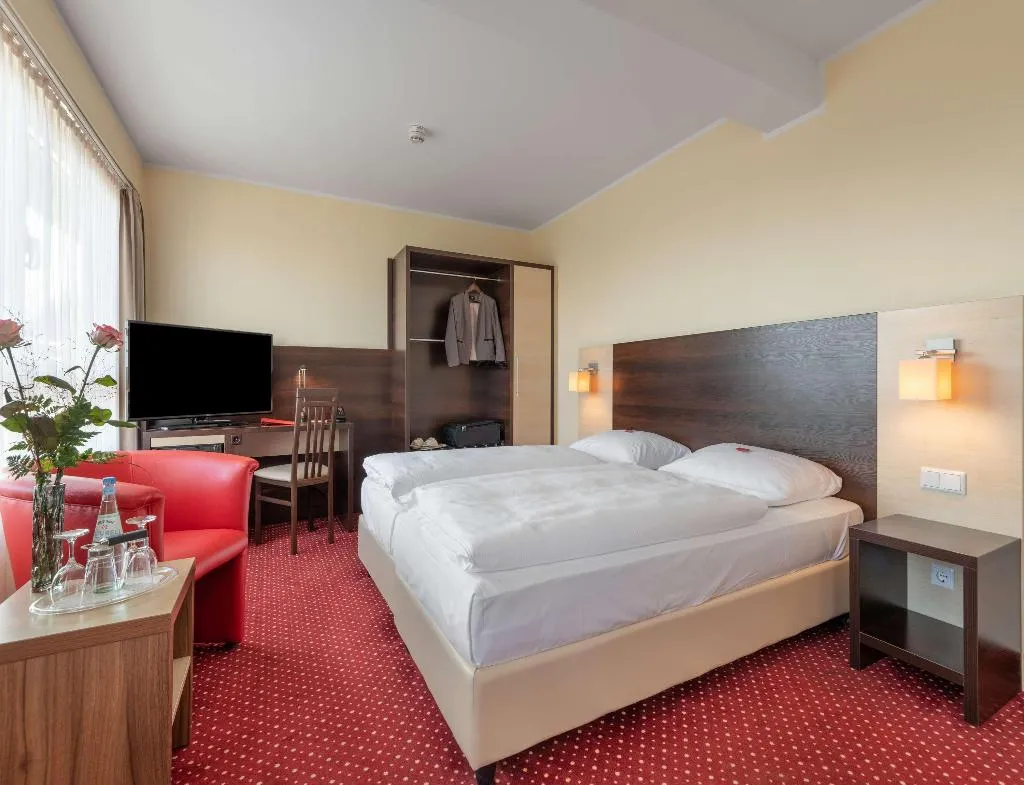 Room, Premier Inn Berlin City Süd, Berlin