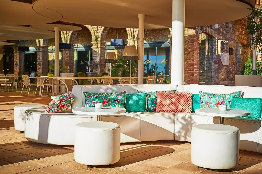 Terrace, Hotel Castell D'Emporda, Barcelona
