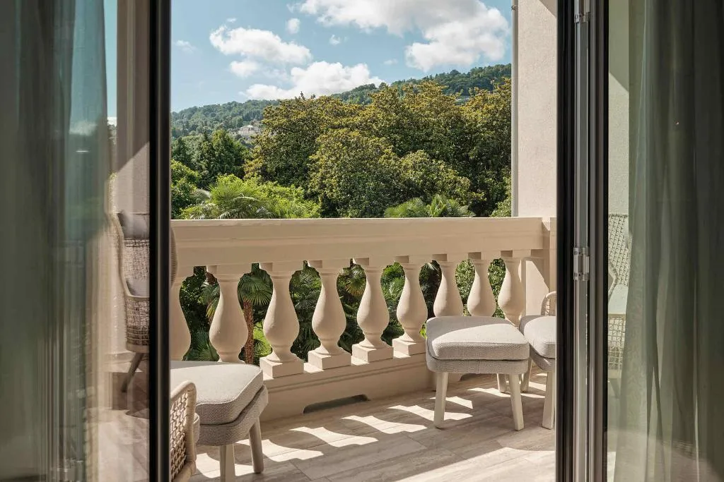 DOUBLE DELUXE GARDEN VIEW Room, Boutique Hotel Stresa, Milan