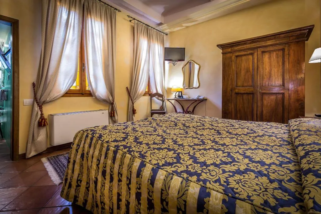 TWIN STANDARD Room, Mario's, Florence
