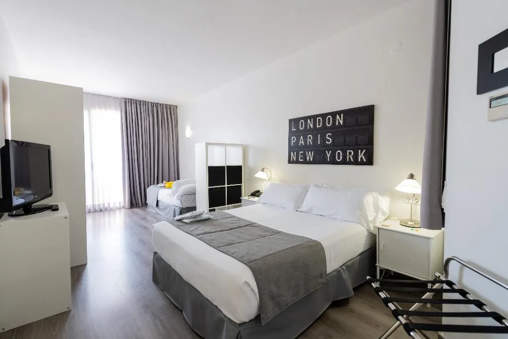 Room, Aparthotel Atenea Calabria, Barcelona