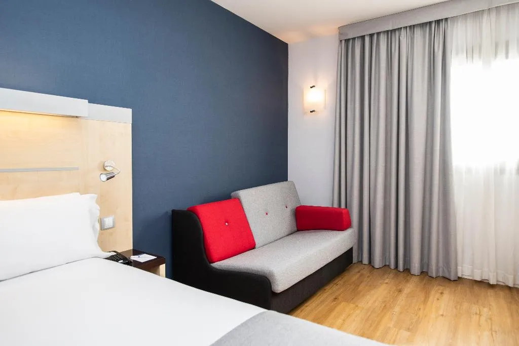 DOUBLE QUEEN BED NON SMOKING Room, Holiday Inn Express Barcelona - Sant Cugat, Barcelona