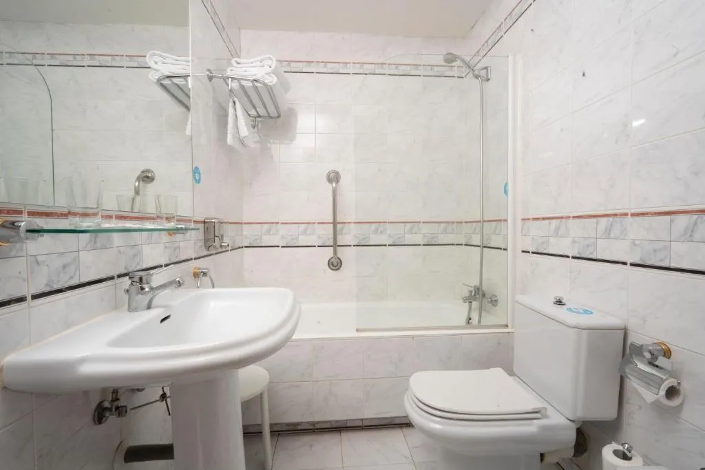 Double or Twin STANDARD Room, Miranda and Suizo, Madrid