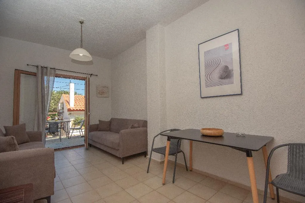 APARTMENT GARDEN VIEW Room, Athina Villas, Crete