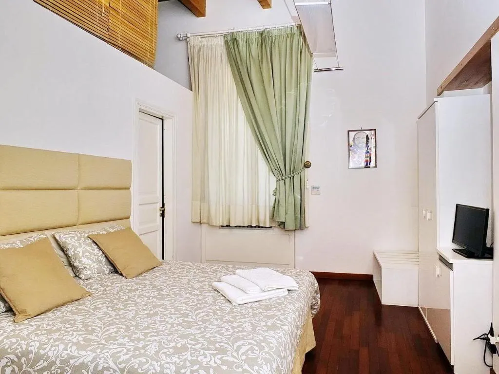 Room, B B Villa Elisa, Naples