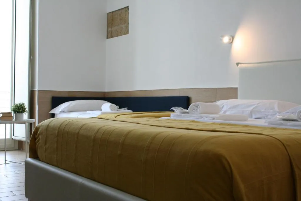TRIPLE STANDARD Room, Hotel H22, Naples