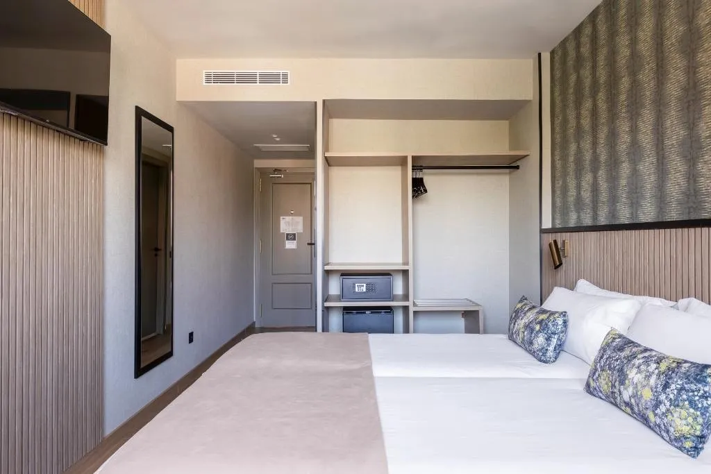 Double or Twin SUPERIOR Room, Acta Piramides, Madrid